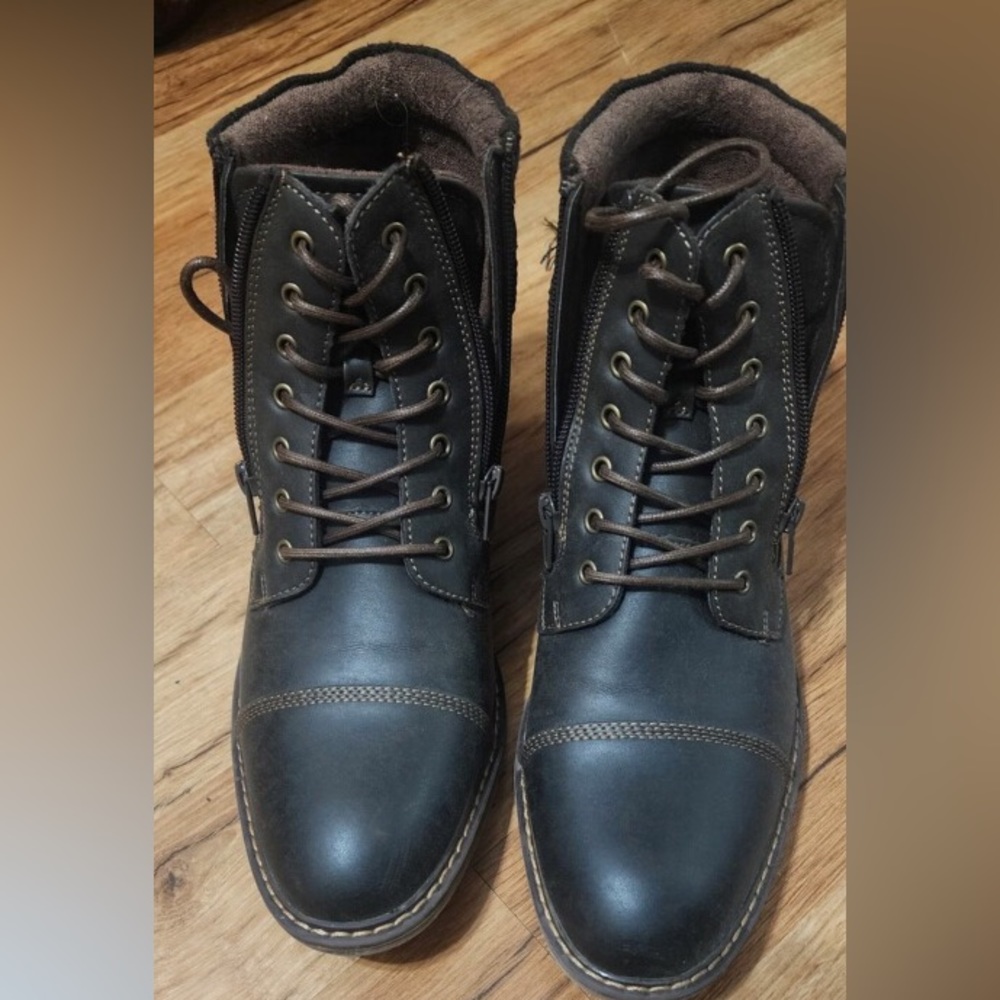 ARIZONA SIZE 10 BRAND NEW mens boots. Black leather
